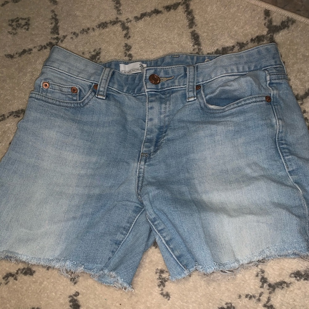 Light denim gap shorts / size 25/ very flattering